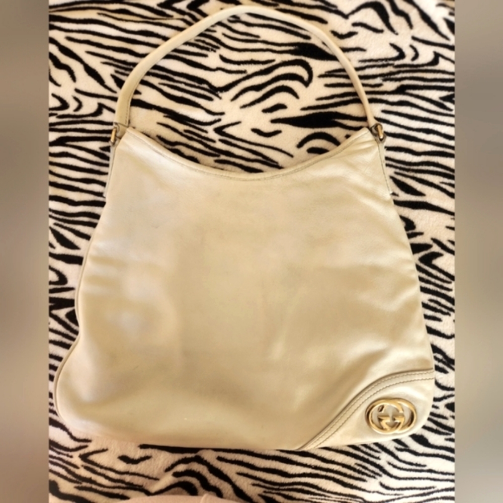GUCCI leather purse